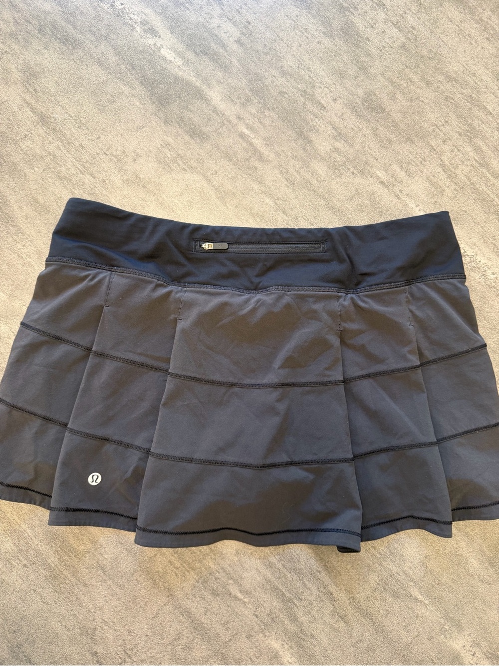 lululemon athletica Black and Gray Tiered Skort with Zipper Pocket Size 10